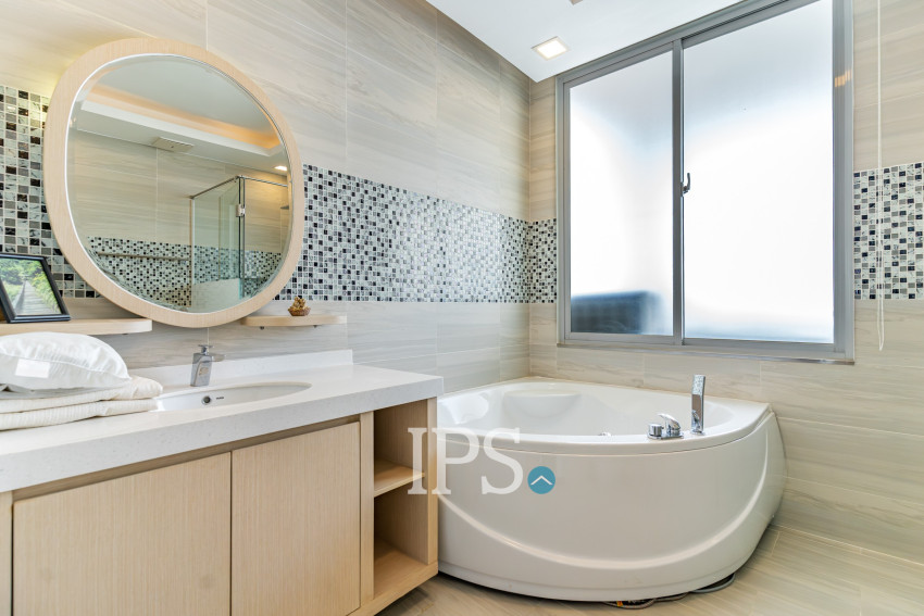 Duplex 5 Bedroom Serviced Penthouse For Rent - BKK1, Phnom Penh