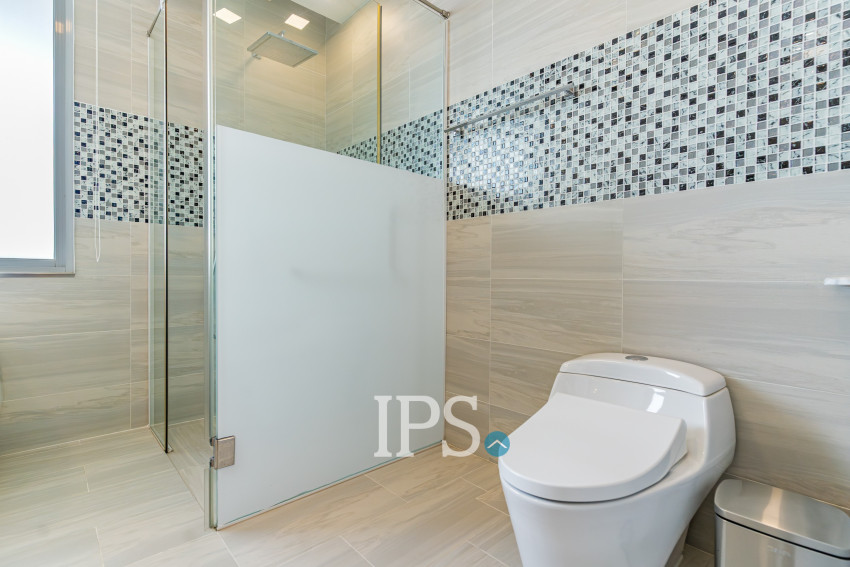 Duplex 5 Bedroom Serviced Penthouse For Rent - BKK1, Phnom Penh