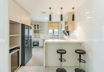 Duplex 5 Bedroom Serviced Penthouse For Rent - BKK1, Phnom Penh thumbnail