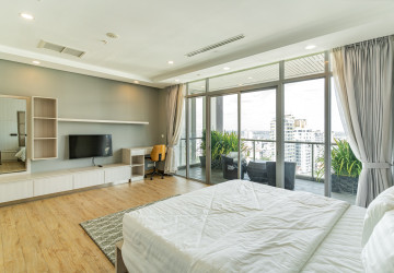 Duplex 5 Bedroom Serviced Penthouse For Rent - BKK1, Phnom Penh thumbnail