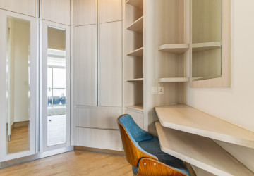 Duplex 5 Bedroom Serviced Penthouse For Rent - BKK1, Phnom Penh thumbnail