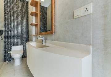 Duplex 5 Bedroom Serviced Penthouse For Rent - BKK1, Phnom Penh thumbnail