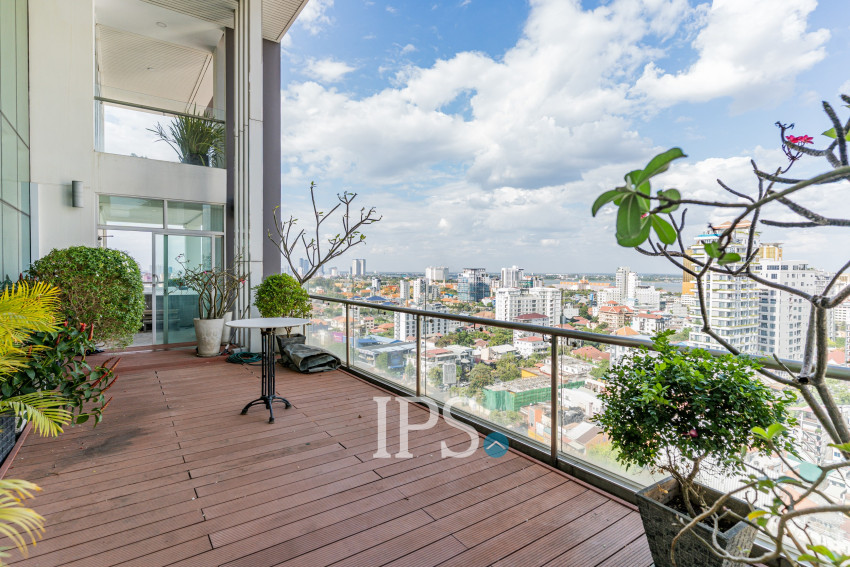 Duplex 5 Bedroom Serviced Penthouse For Rent - BKK1, Phnom Penh