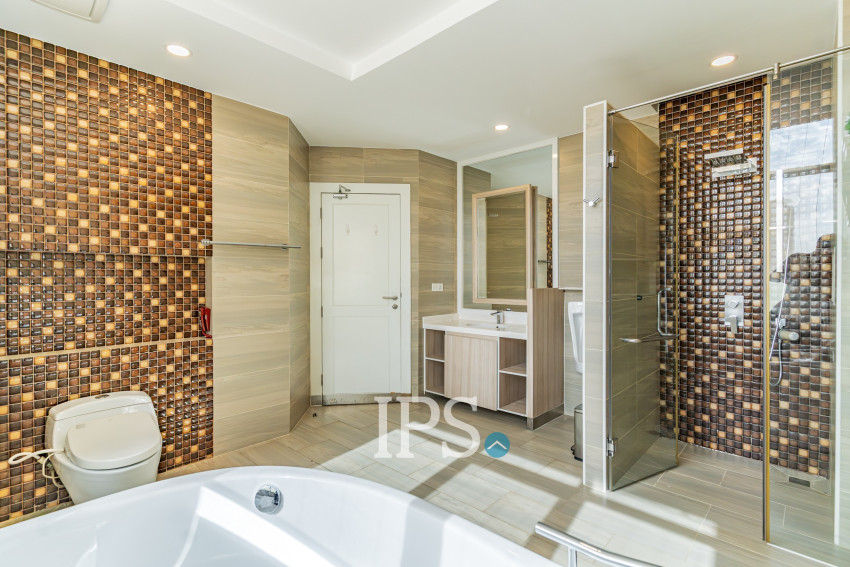 Duplex 5 Bedroom Serviced Penthouse For Rent - BKK1, Phnom Penh