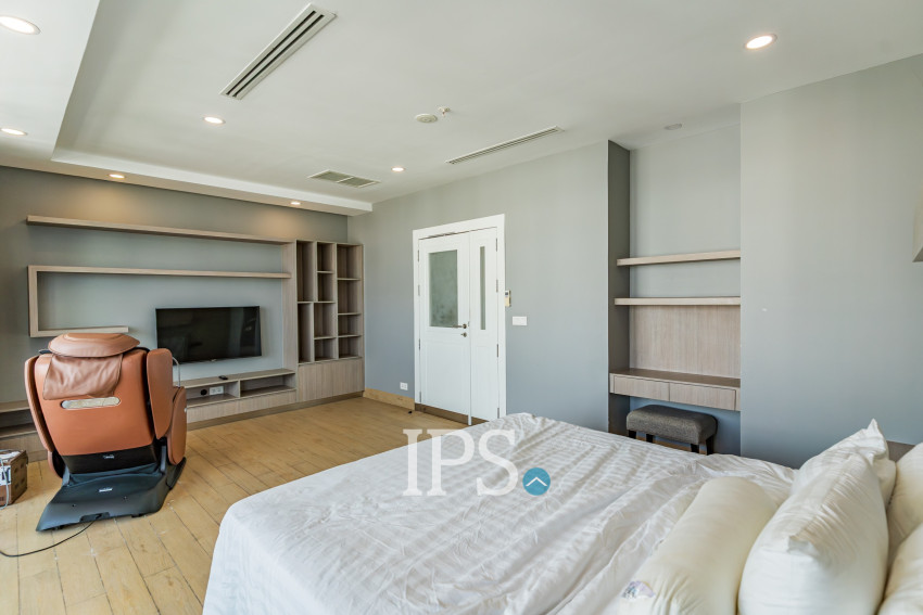 Duplex 5 Bedroom Serviced Penthouse For Rent - BKK1, Phnom Penh