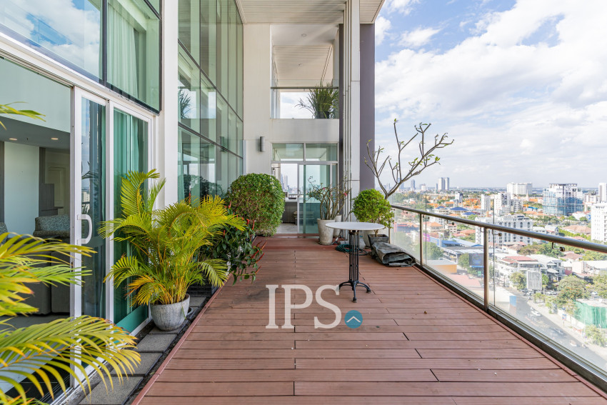 Duplex 5 Bedroom Serviced Penthouse For Rent - BKK1, Phnom Penh