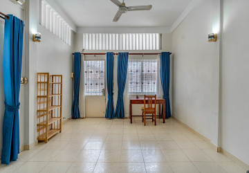 Renovated 2 Bedroom Apartment For Sale - Boeung Prolit, Phnom Penh thumbnail