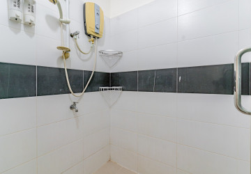 Renovated 2 Bedroom Apartment For Sale - Boeung Prolit, Phnom Penh thumbnail