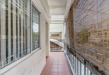 Renovated 2 Bedroom Apartment For Sale - Boeung Prolit, Phnom Penh thumbnail