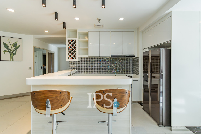 3 Bedroom Serviced Apartment For Rent - BKK1, Phnom Penh