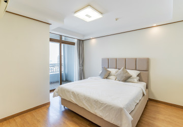 1 Bedroom Condo For Rent - DeCastle Royal, BKK1, Phnom Penh thumbnail