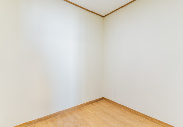 1 Bedroom Condo For Rent - DeCastle Royal, BKK1, Phnom Penh thumbnail