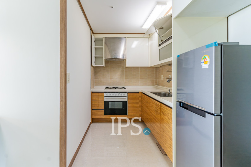 1 Bedroom Condo For Rent - DeCastle Royal, BKK1, Phnom Penh
