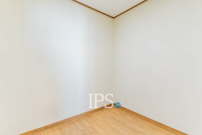 1 Bedroom Condo For Rent - DeCastle Royal, BKK1, Phnom Penh