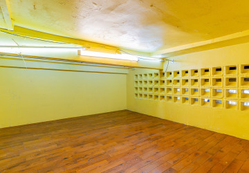 Renovated 1 Bedroom Apartment For Sale - Ou Ruessei 2, Phnom Penh thumbnail