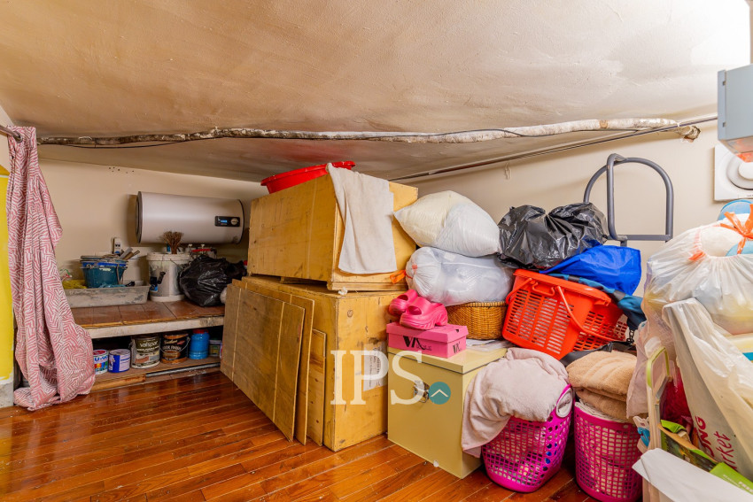 Renovated 1 Bedroom Apartment For Sale - Ou Ruessei 2, Phnom Penh