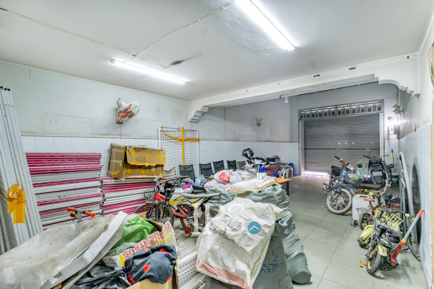 68 Sqm Retail Space  For Rent - Phsar Daeum Thkov, Phnom Penh