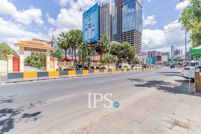 68 Sqm Retail Space  For Rent - Phsar Daeum Thkov, Phnom Penh