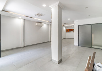 5 Bedroom Shophouse For Rent - Tonle Bassac, Phnom Penh thumbnail