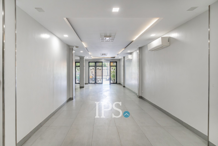 5 Bedroom Shophouse For Rent - Tonle Bassac, Phnom Penh