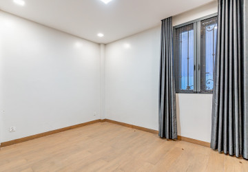 5 Bedroom Shophouse For Rent - Tonle Bassac, Phnom Penh thumbnail