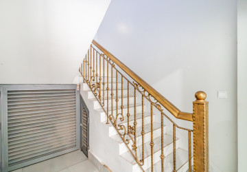 5 Bedroom Shophouse For Rent - Tonle Bassac, Phnom Penh thumbnail