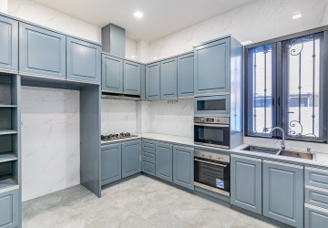 5 Bedroom Shophouse For Rent - Tonle Bassac, Phnom Penh thumbnail