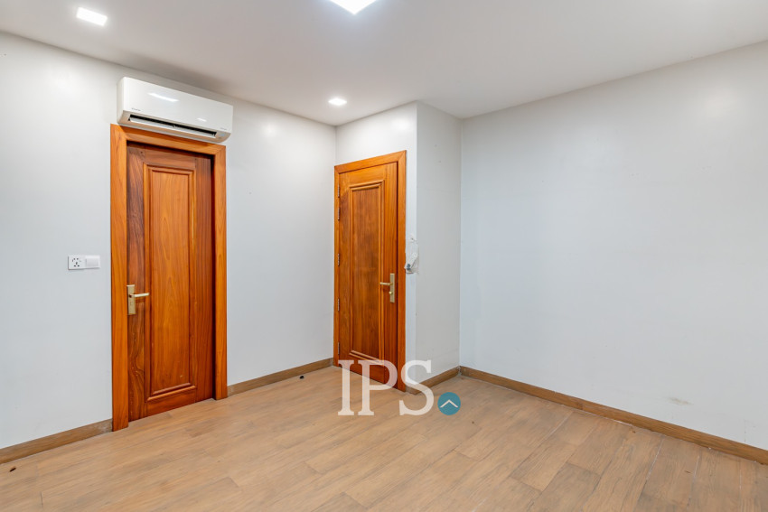 5 Bedroom Shophouse For Rent - Tonle Bassac, Phnom Penh