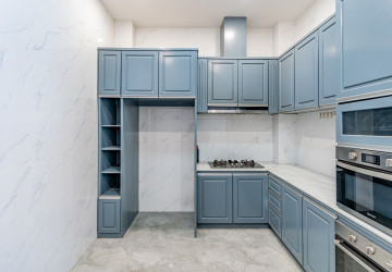 5 Bedroom Shophouse For Rent - Tonle Bassac, Phnom Penh thumbnail