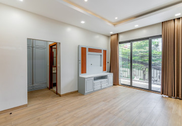 5 Bedroom Shophouse For Rent - Tonle Bassac, Phnom Penh thumbnail