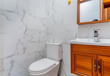 5 Bedroom Shophouse For Rent - Tonle Bassac, Phnom Penh thumbnail