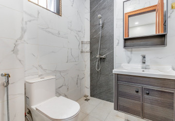 5 Bedroom Shophouse For Rent - Tonle Bassac, Phnom Penh thumbnail