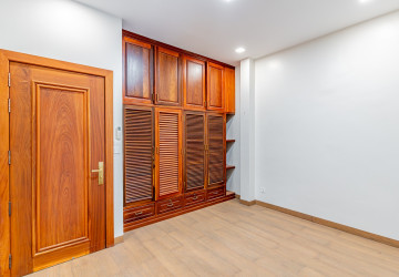 5 Bedroom Shophouse For Rent - Tonle Bassac, Phnom Penh thumbnail