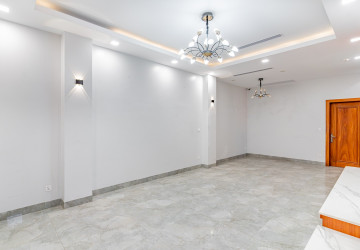 5 Bedroom Shophouse For Rent - Tonle Bassac, Phnom Penh thumbnail