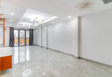 5 Bedroom Shophouse For Rent - Tonle Bassac, Phnom Penh thumbnail