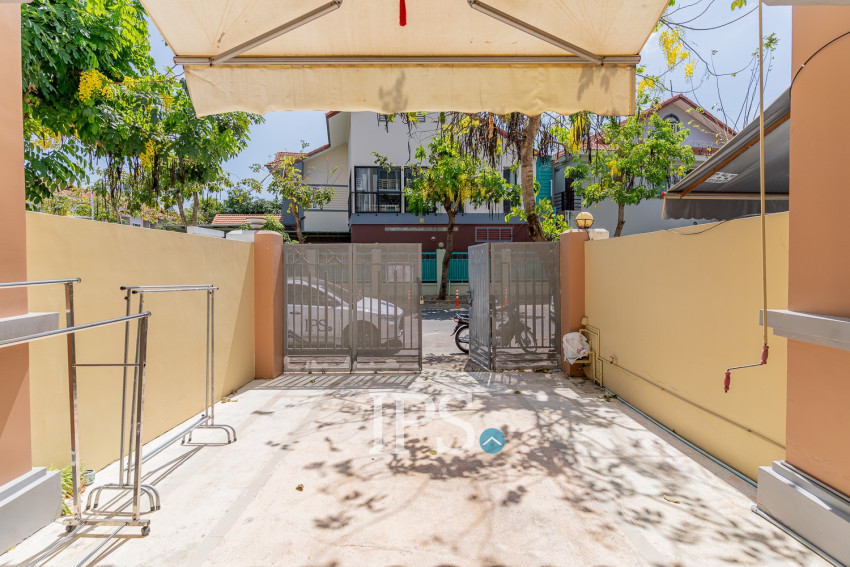 4 Bedroom Shophouse For Sale - Bassac Garden City, Tonle Bassac, Phnom Penh