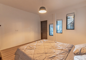 Renovated 3 Bedroom Apartment For Sale - Phsar Kandal 1, Phnom Penh thumbnail