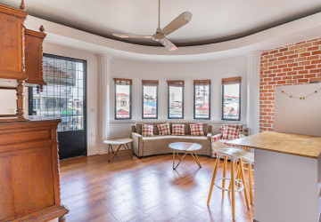 Renovated 3 Bedroom Apartment For Sale - Phsar Kandal 1, Phnom Penh thumbnail