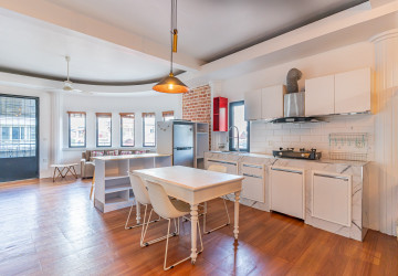 Renovated 3 Bedroom Apartment For Sale - Phsar Kandal 1, Phnom Penh thumbnail