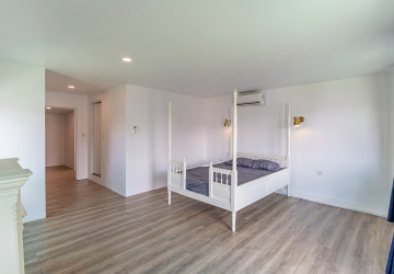 Renovated 3 Bedroom Apartment For Sale - Phsar Kandal 1, Phnom Penh thumbnail