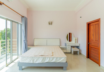 4 Bedroom Shophouse For Rent - Bassac Garden City, Tonle Bassac, Phnom Penh thumbnail