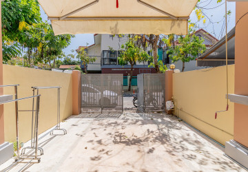 4 Bedroom Shophouse For Rent - Bassac Garden City, Tonle Bassac, Phnom Penh thumbnail