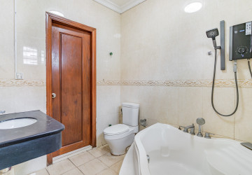 4 Bedroom Villa For Rent - Bassac Garden City, Tonle Bassac, Phnom Penh thumbnail