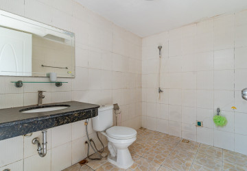 4 Bedroom Villa For Rent - Bassac Garden City, Tonle Bassac, Phnom Penh thumbnail