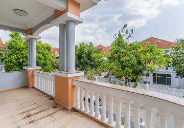 4 Bedroom Villa For Rent - Bassac Garden City, Tonle Bassac, Phnom Penh thumbnail