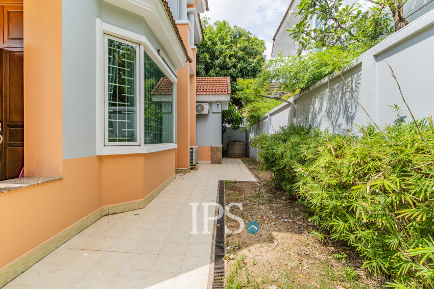 4 Bedroom Villa For Rent - Bassac Garden City, Tonle Bassac, Phnom Penh