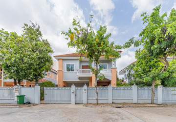 4 Bedroom Villa For Rent - Bassac Garden City, Tonle Bassac, Phnom Penh thumbnail