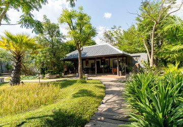 10 Bedroom Hotel For Sale - Sala Kamreuk, Siem Reap thumbnail