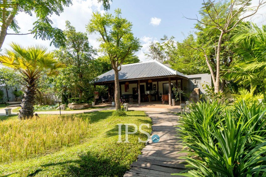10 Bedroom Hotel For Sale - Sala Kamreuk, Siem Reap