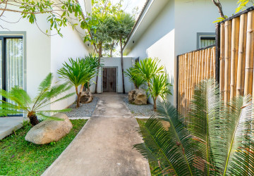 10 Bedroom Hotel For Sale - Sala Kamreuk, Siem Reap thumbnail